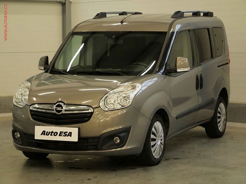 Opel Combo (2012) 1.6CDTi 7míst, AC, temp - fotka 3 z 18