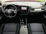 Mitsubishi Outlander 2.2D 4x4 1MAJ TAŽNÉ SERVISKA  - náhled 23