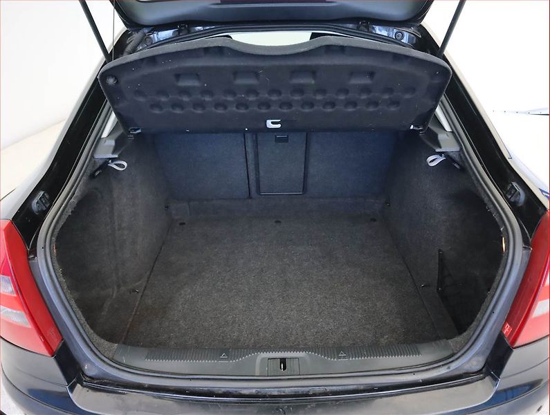 Škoda Octavia (2008) 1.9 TDI DPF, Serv.kniha - fotka 14 z 17