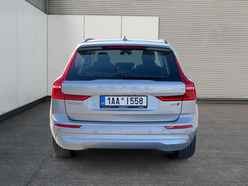 Volvo XC60 (2023) CORE B4 D 145kW 4x4 AWD CZ DPH - fotka 5 z 11