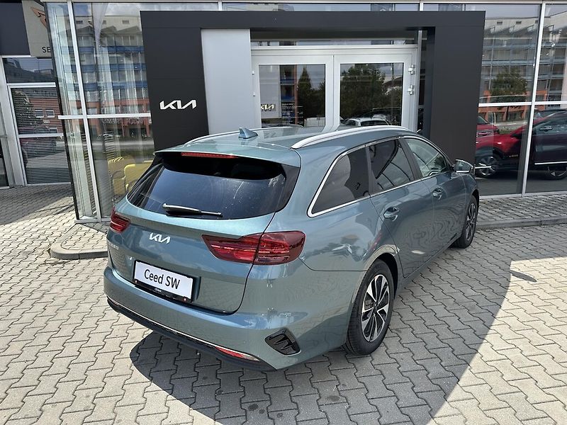 Kia Ceed (2025) 1,5 T-GDI 7DCT 103 kW TOP - fotka 3 z 6