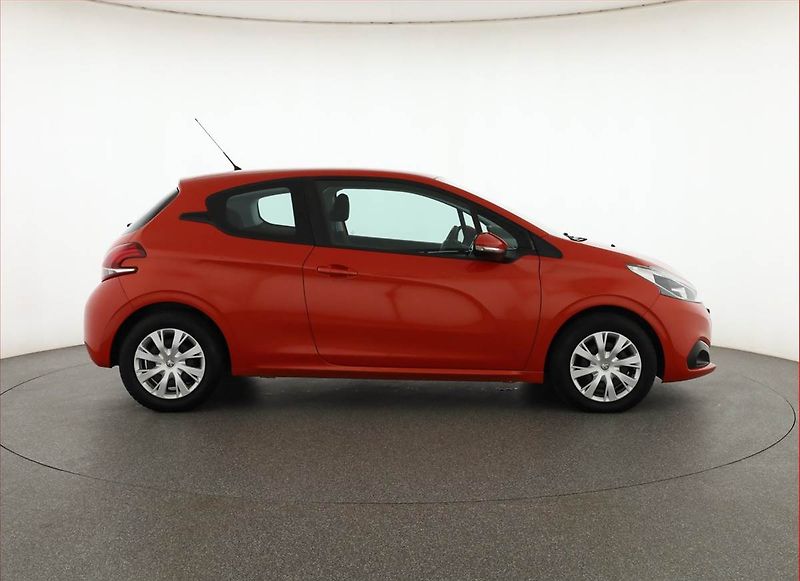 Peugeot 208 (2016) 1.2 PureTech, Serv.kniha - fotka 6 z 15