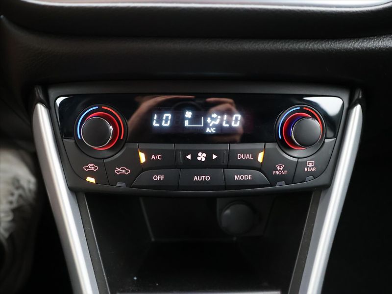 Suzuki SX4 S-Cross 1.4 BoosterJet 103kW Premium A - fotka 22 z 32
