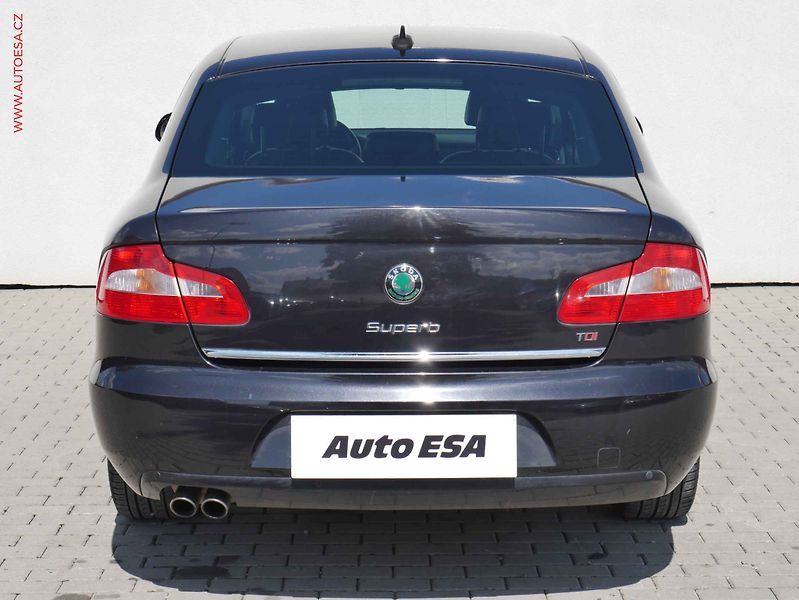 Škoda Superb (2012) 2.0TDi, 2.maj,ČR, DSG, bixen - fotka 5 z 20