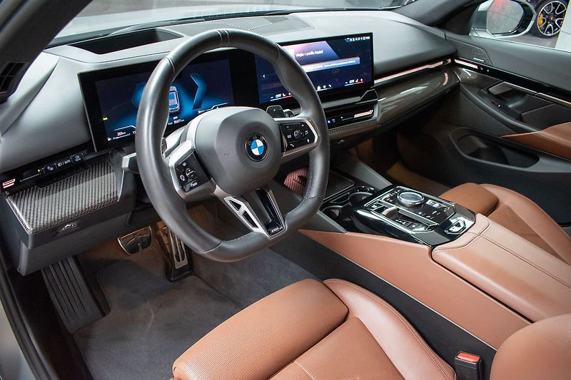 BMW Řada 5 540d xDrive ///M*HK*ČR*ZÁRUKA - fotka 20 z 55