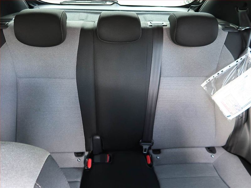 Hyundai i20 (2015) 1.1 CRDi, Serv.kniha, Tempomat - fotka 10 z 17