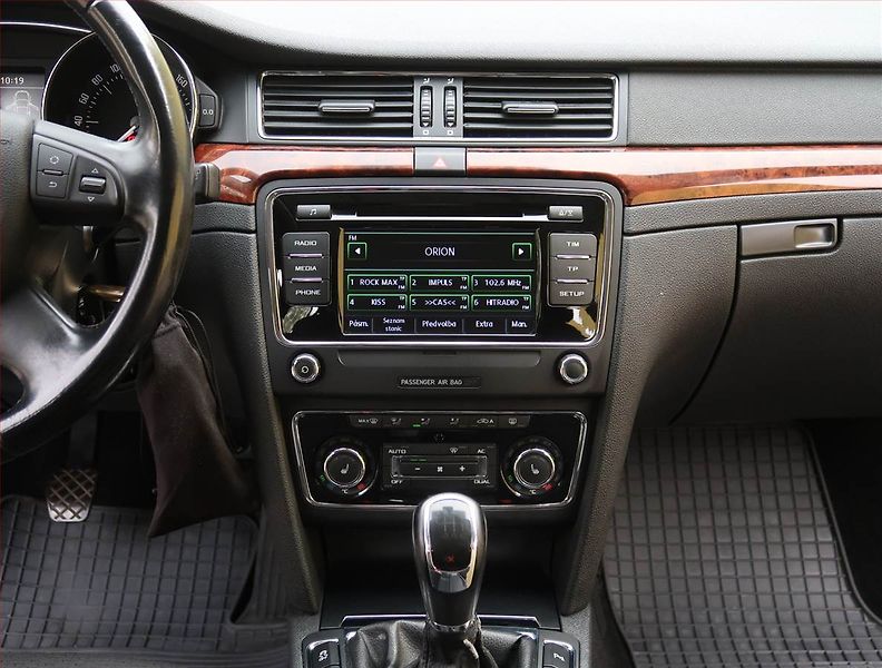 Škoda Superb (2011) 2.0 TDI, 4X4, Tempomat - fotka 12 z 21