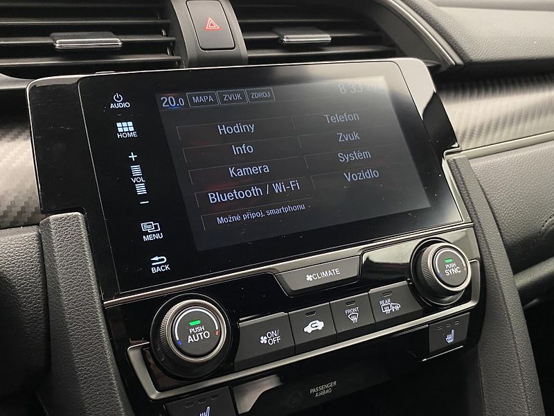 Honda Civic 1.5 VTEC ELEGANCE CZ - fotka 34 z 40