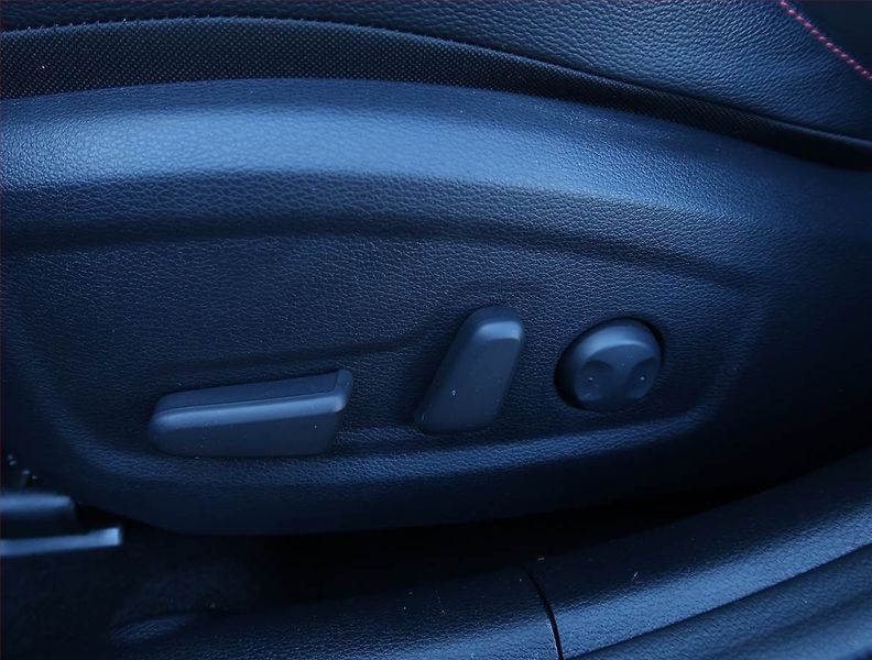 Kia Ceed (2024) 1.6 T-GDI GT - fotka 23 z 27