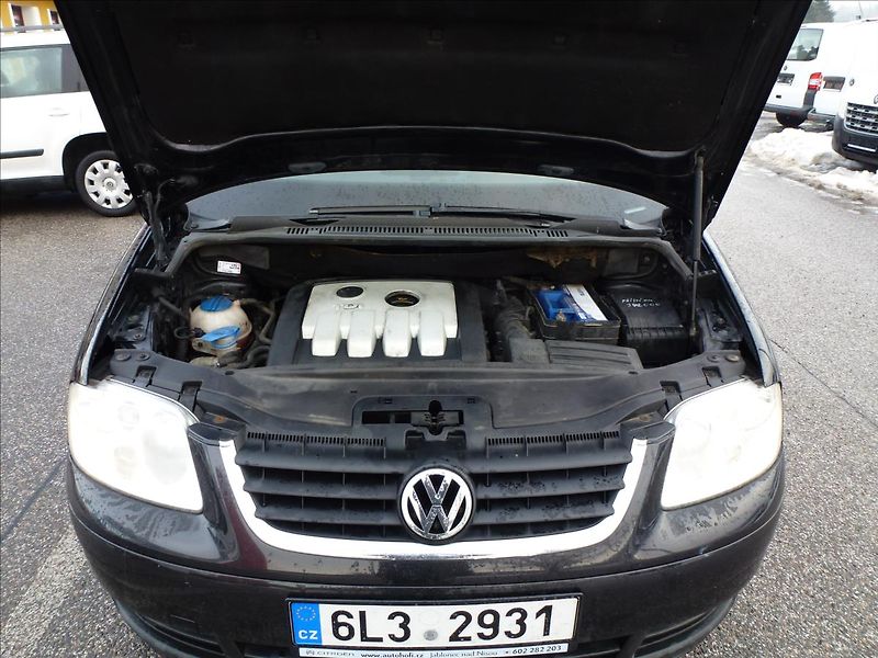 Volkswagen Touran 2,0 TDI 6rychl,TZ,Klima,7míst - fotka 34 z 45