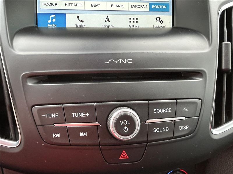 Ford Focus 1,5 TDCi 88kW,Xenon,Navi,Výhře - fotka 13 z 38
