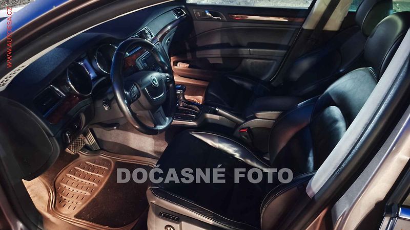 Škoda Superb (2011) 3.6 FSi 4x4, 1.maj, AT - fotka 3 z 3