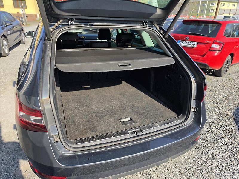 Škoda Superb 2.0 TDI Xenon TZ 110KW  - fotka 5 z 17