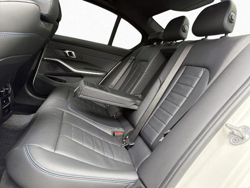 BMW Řada 3 330i xDrive M-Sport Šíbr HuD - fotka 13 z 15