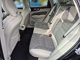Volvo XC60 2,0 B4 AWD MOMENTUM+ - náhled 10