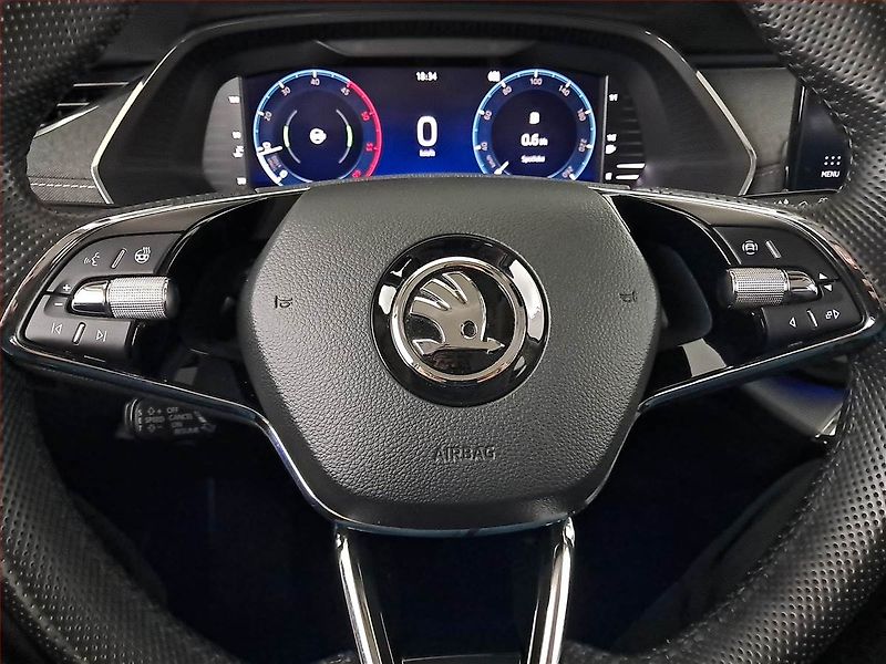 Škoda Octavia (2021) 2.0 TDI, Serv.kniha, Tempomat - fotka 18 z 20