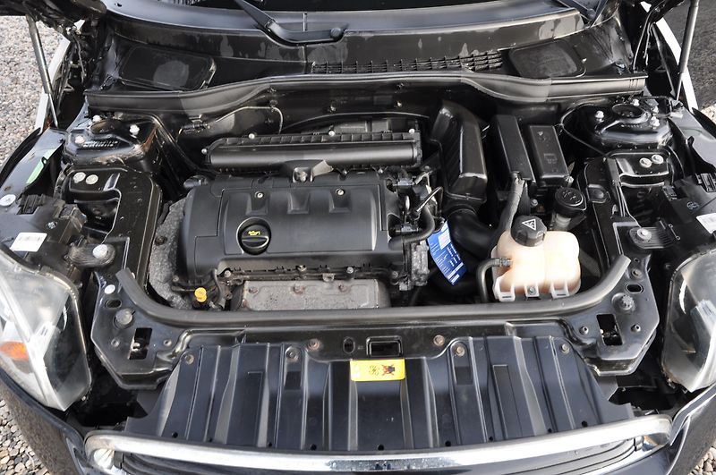 Mini Countryman 1.6i 72kW - fotka 9 z 17