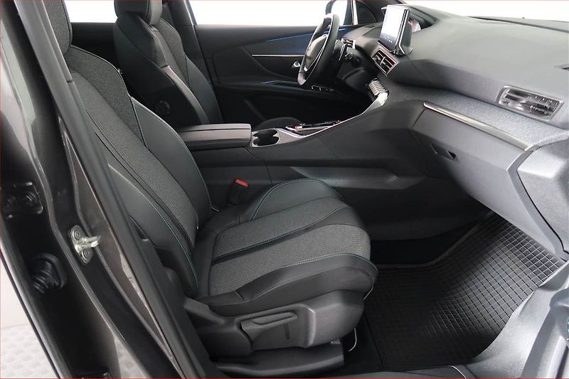 Peugeot 3008 (2023) Allure 1.5 BlueHDi, 1.majitel - fotka 9 z 20