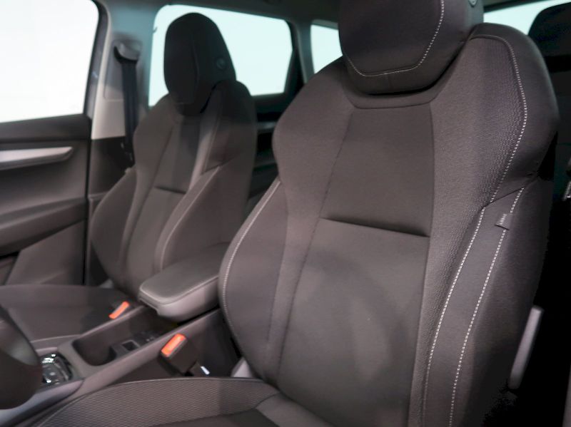 Škoda Karoq (2025) SELECTION 2.0TDI 85KW TAŽNÉ - fotka 14 z 40