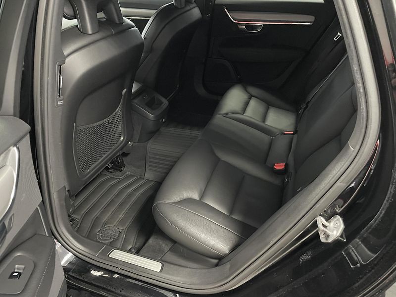 Volvo V90 2.0 D4 MOMENTUM SERVISKA - fotka 18 z 29