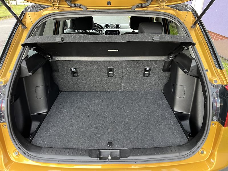 Suzuki Vitara 1,4 BoosterJet Elegance/servis - fotka 17 z 34