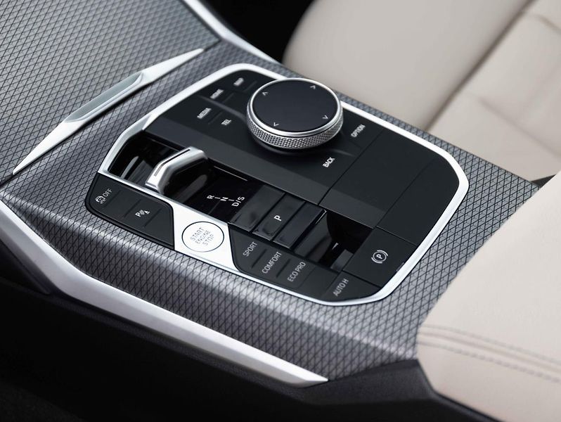 BMW Řada 3 M340d xDrive Sedan - fotka 14 z 23