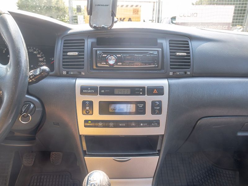 Toyota Corolla (2003) 2.0D 81KW – PO SERVISU - fotka 17 z 37