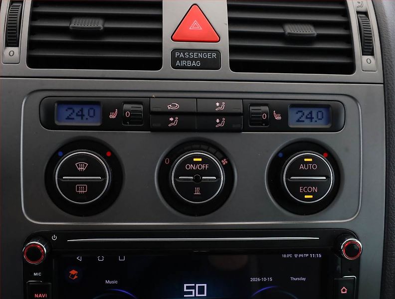 Volkswagen Touran (2007) Cross 2.0 TDI, Tempomat - fotka 13 z 18