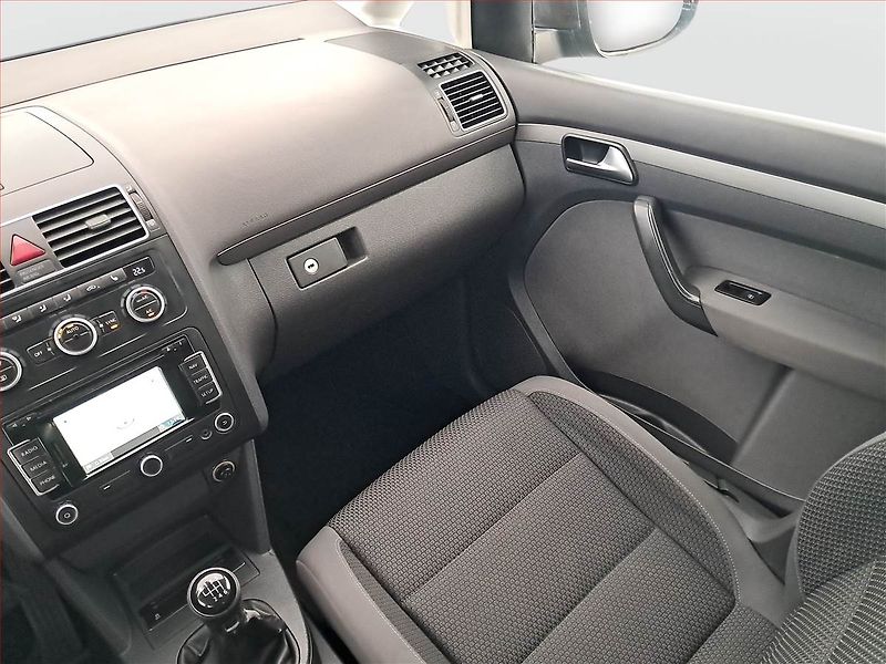 Volkswagen Touran (2012) 1.6 TDI, Tempomat - fotka 8 z 15