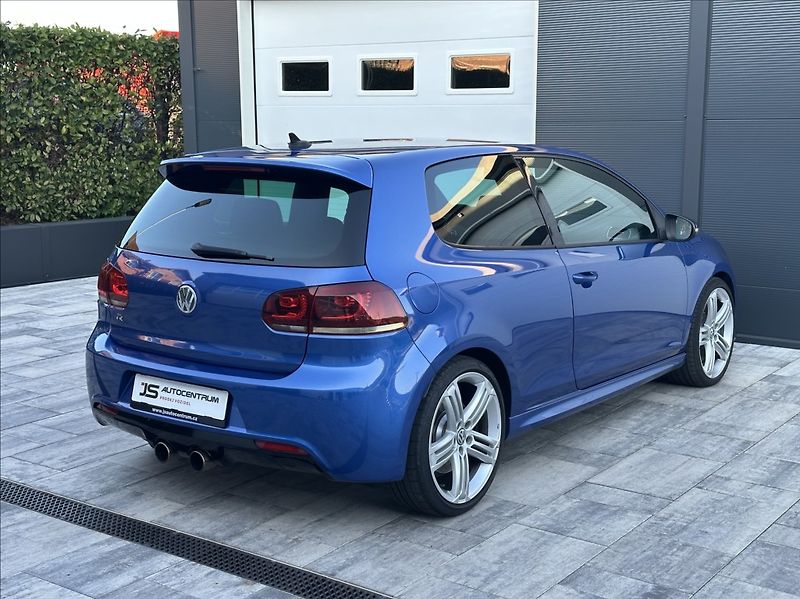 Volkswagen Golf 2,0 TSI 271PS  R M/T 4x4 - fotka 7 z 48