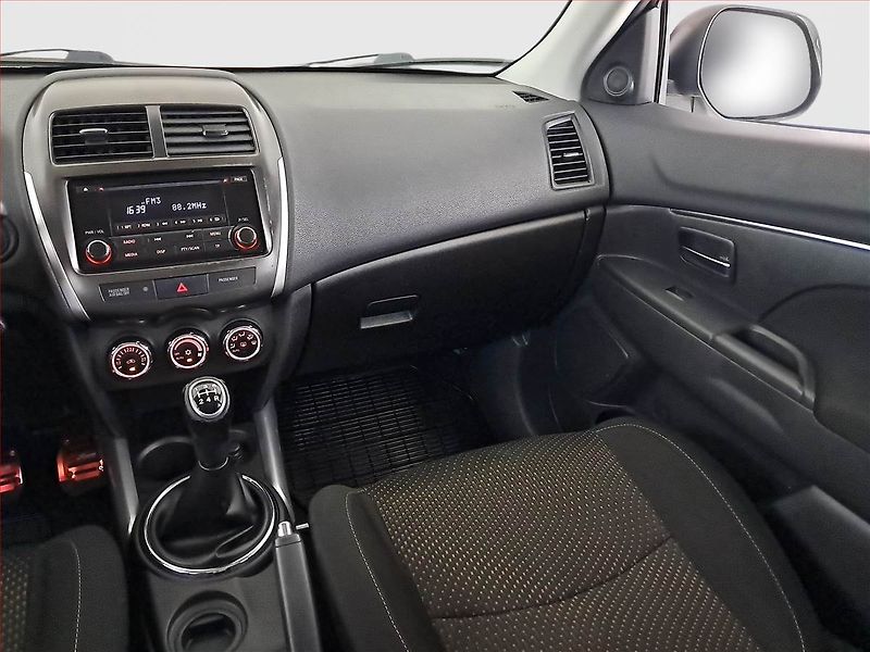 Mitsubishi ASX (2014) Inform 1.6 MIVEC, Serv.kniha - fotka 8 z 18