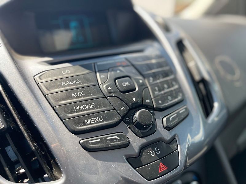 Ford Tourneo Connect 1.6 TDCi 70kW*NOVÉ ROZVODY* - fotka 27 z 29