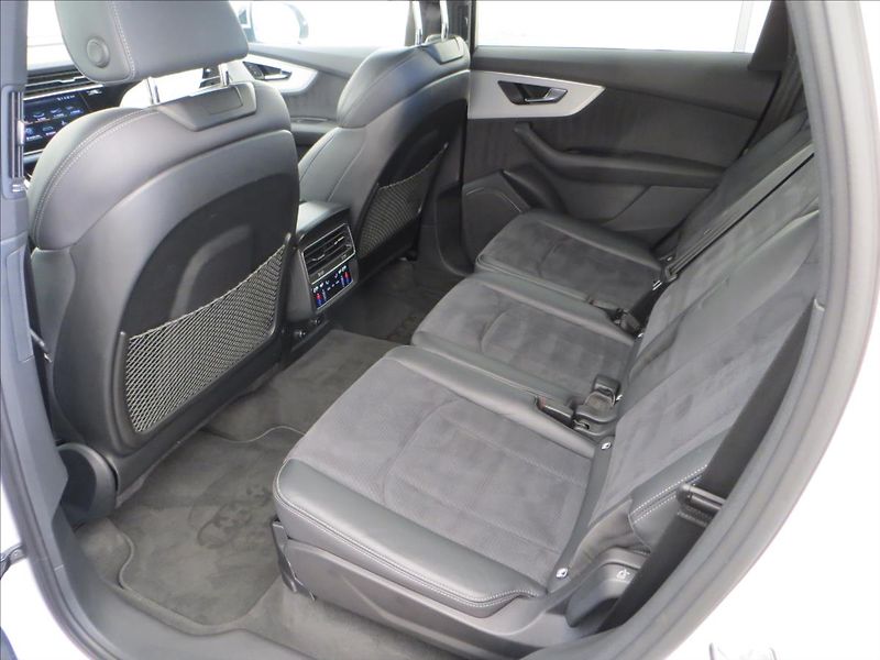 Audi Q7 3,0 TDI 210kW quattro S-line - fotka 25 z 27