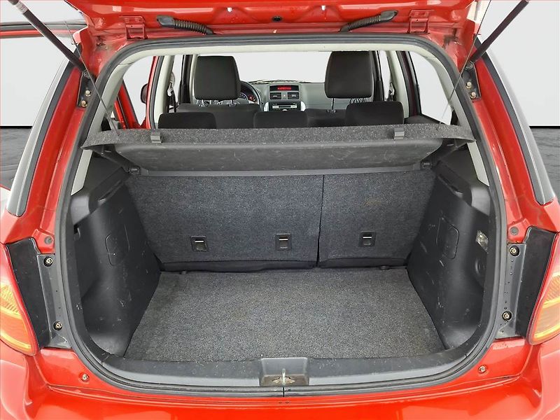 Suzuki SX4 (2009) 1.6 VVT, Vyhř. sedaček - fotka 13 z 14
