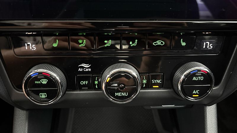 Škoda Octavia 2.0 TDI DSG 4x4 Style Combi - fotka 13 z 25