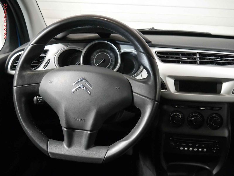 Citroën C3 (2011) 1.4i, ČR, AC - fotka 11 z 17