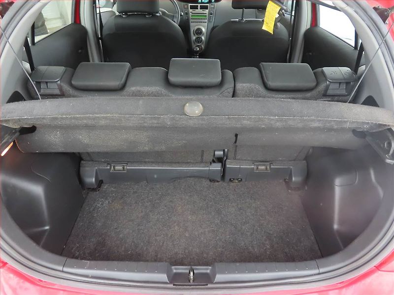 Toyota Yaris (2009) Cool 1.33 Dual VVT-i - fotka 14 z 15