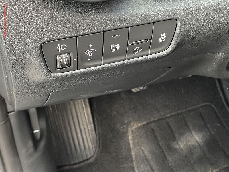 Hyundai Kona (2021) 1.0 T-GDi, Edition 30 - fotka 12 z 20
