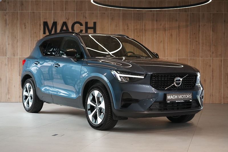 Volvo XC40 B3 Plus Dark, ACC, BLIS - fotka 4 z 43