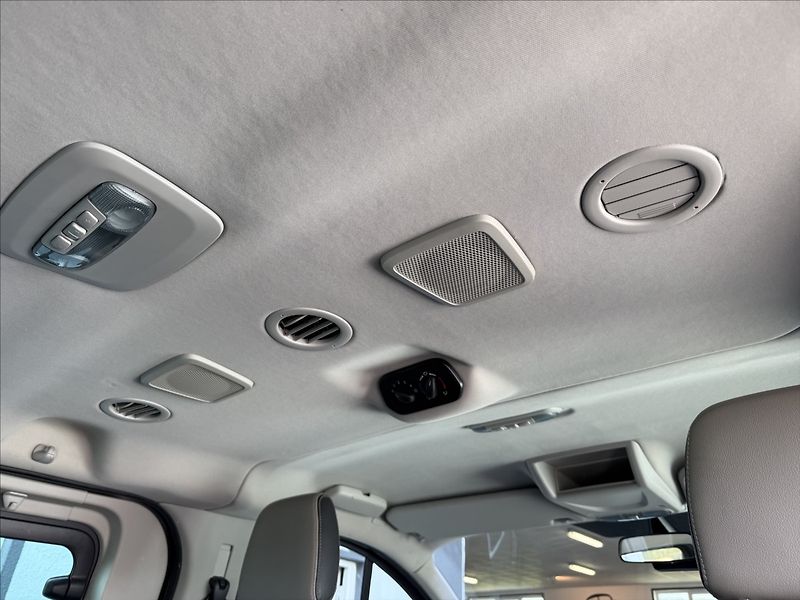 Ford Tourneo Custom 2,2 TitaniumX,114kW,1maj,po se - fotka 21 z 31