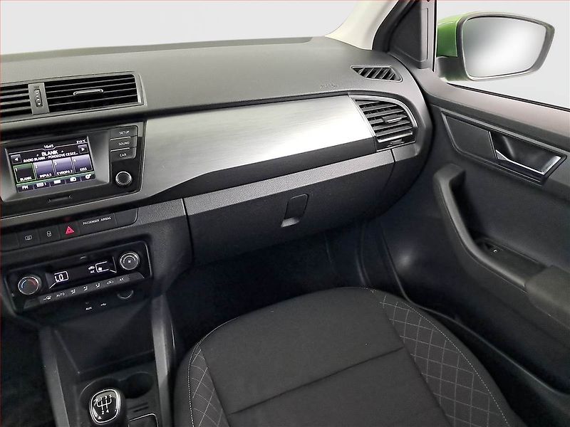 Škoda Fabia (2015) Ambition 1.2 TSI - fotka 8 z 15