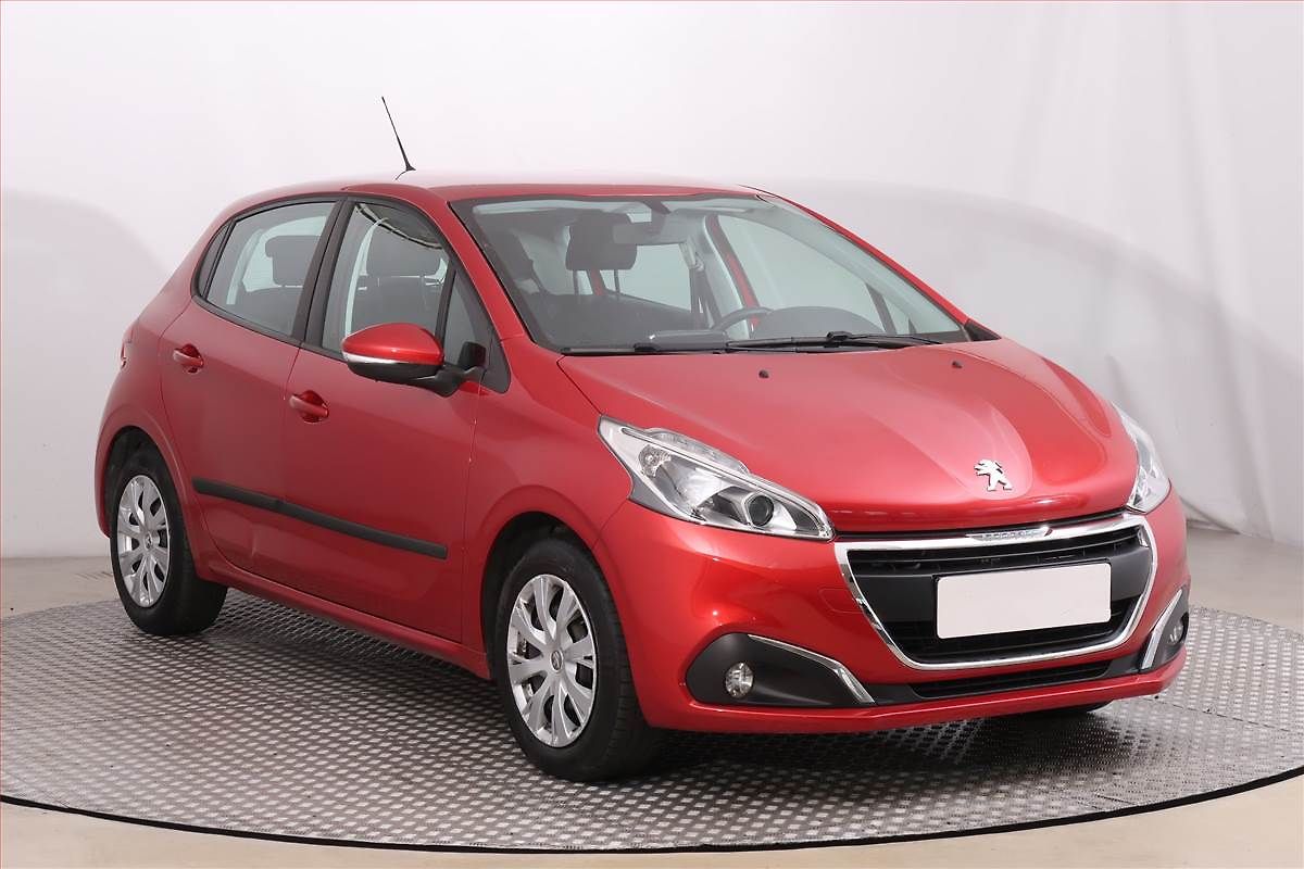 Peugeot 208 Active 1.2 PureTech, ČR,1.maj