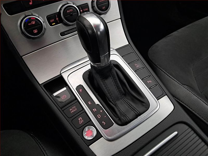 Volkswagen Passat (2013) 2.0 TDI, Automat, Tempomat - fotka 13 z 20