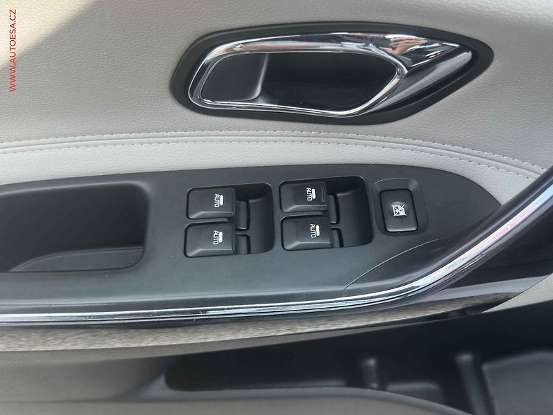 Kia Ceed (2015) 1.6CRDi, ČR, AC, TZ - fotka 11 z 19