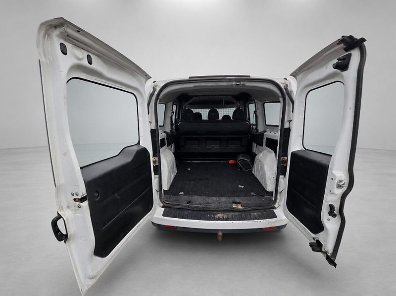 Fiat Dobló (2011) 1.6 JTD 77KW Maxi - fotka 15 z 21