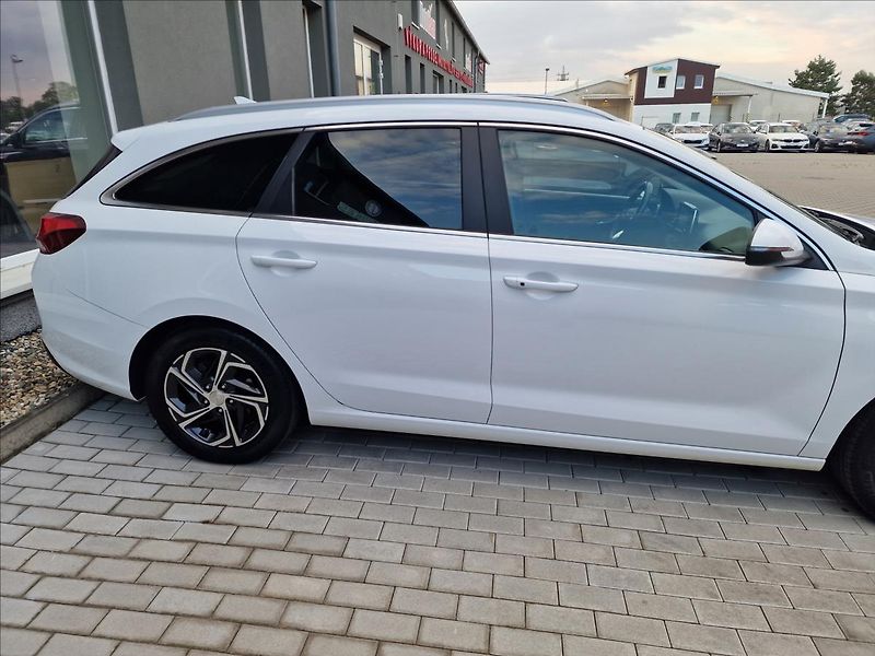 Hyundai i30 1.0T-Gdi Smart Kombi,ČR,1.Maj - fotka 39 z 50