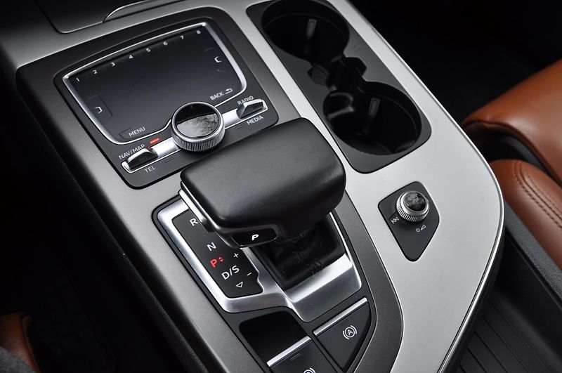 Audi Q7 3.0TFSi 245kW 4x4 S-line 7.mís - fotka 19 z 28