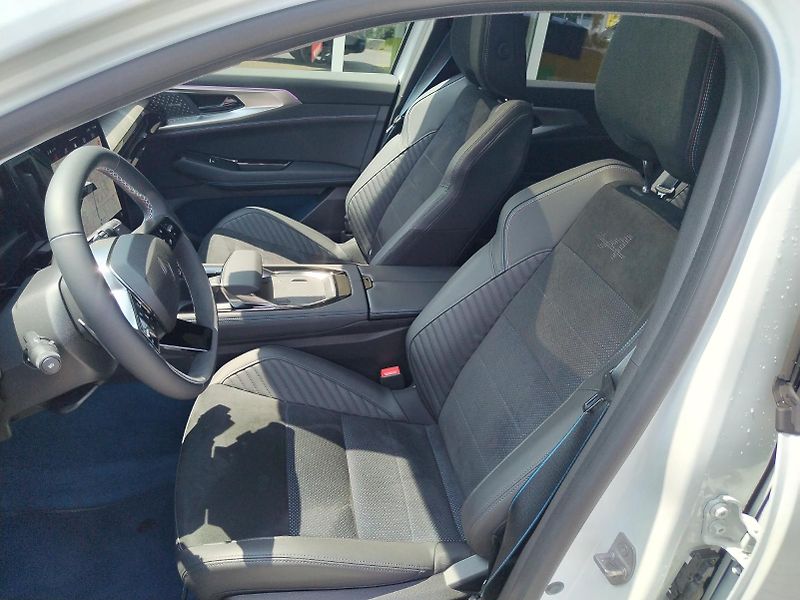 Renault Rafale (2026) atelier Alpine 4x4 300k - fotka 18 z 45