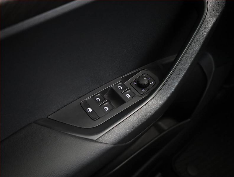 Škoda Karoq (2022) Style 2.0 TDI - fotka 16 z 19