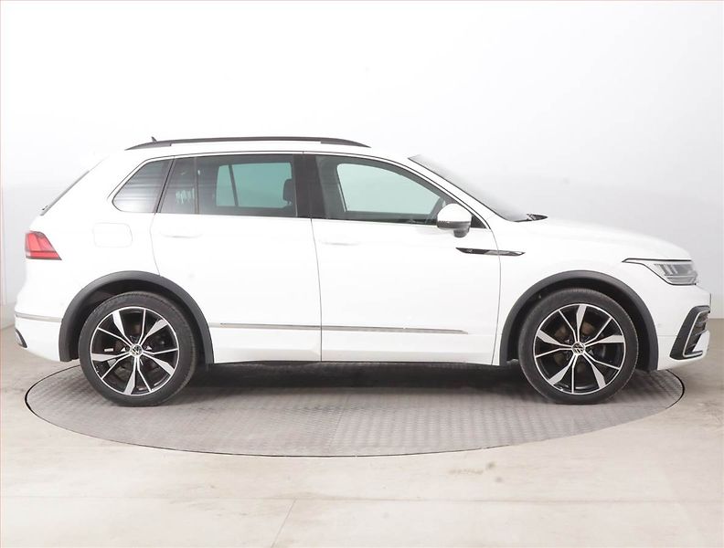Volkswagen Tiguan (2023) R-Line 2.0 TDI - fotka 6 z 17